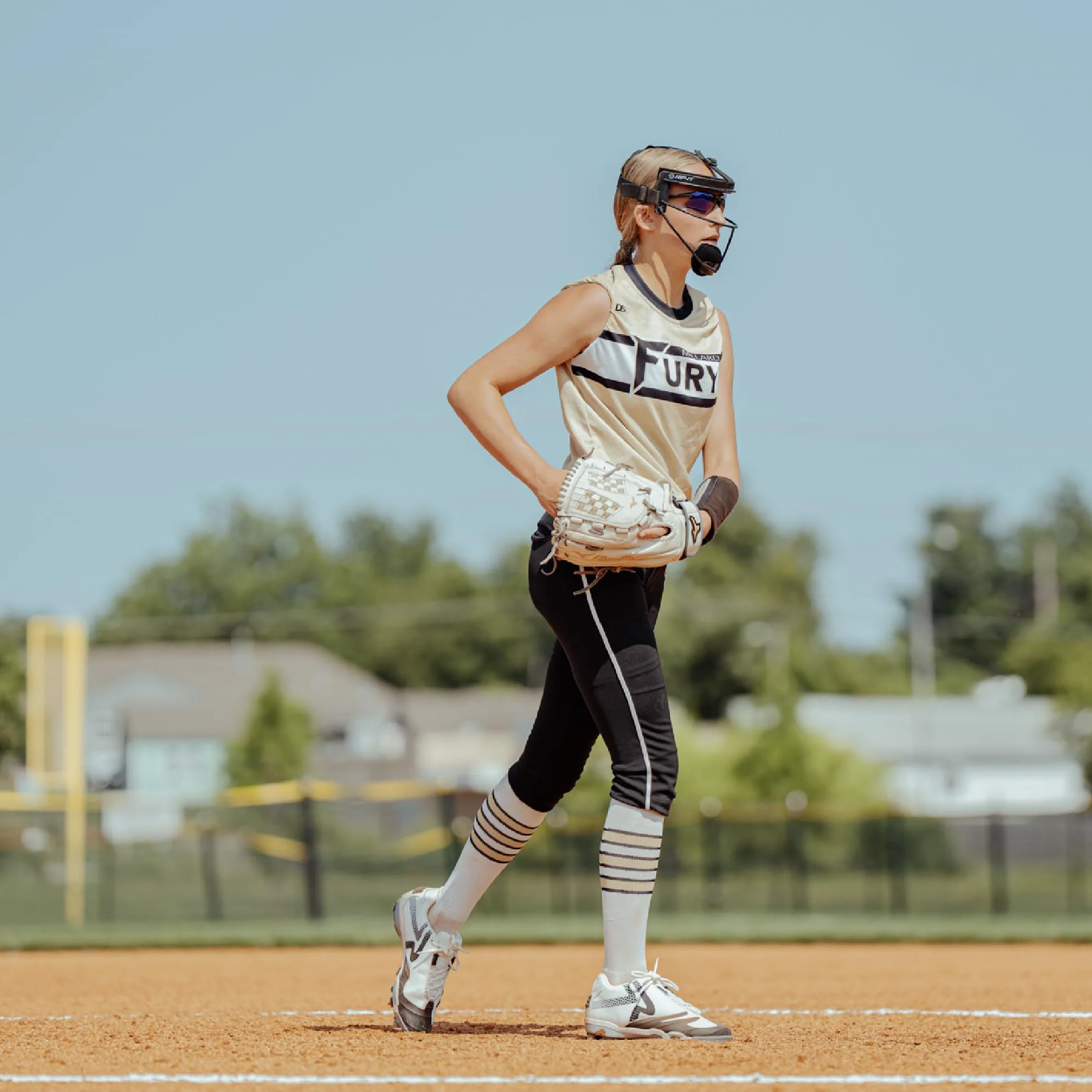 RIP-IT Defense Softball Fielder's Mask – lekkie, bezpieczne dopasowanie zapewnia maksymalną ochronę i komfort – nie utrudnia widoczności – przyjazna dla końskiego ogona