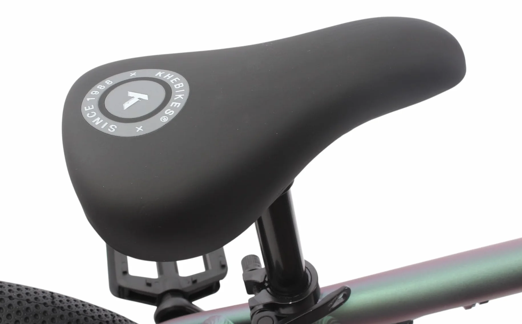 KHEbikes KHE Barcode LL rower BMX 20", 10,4 kg, aluminiowa rama, Affix Rotor, triki 360°, obręcze dwukomorowe, zielone klapki Flip Flop, 2025