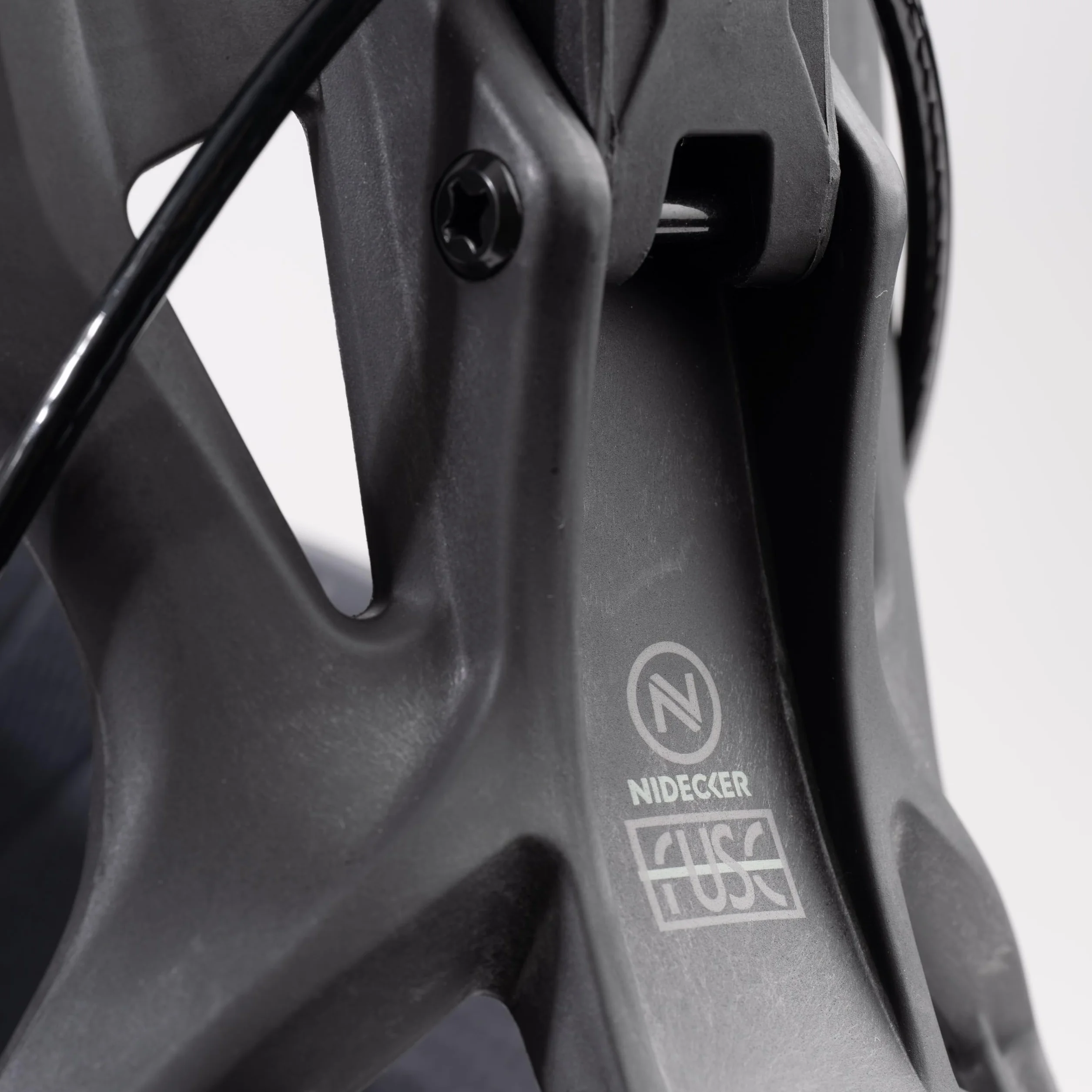 Nidecker Flow Fuse Snowboard Bindings Speed-Entry Fusion PowerStrap Glass Filled Nylonowa Płyta Bazowa