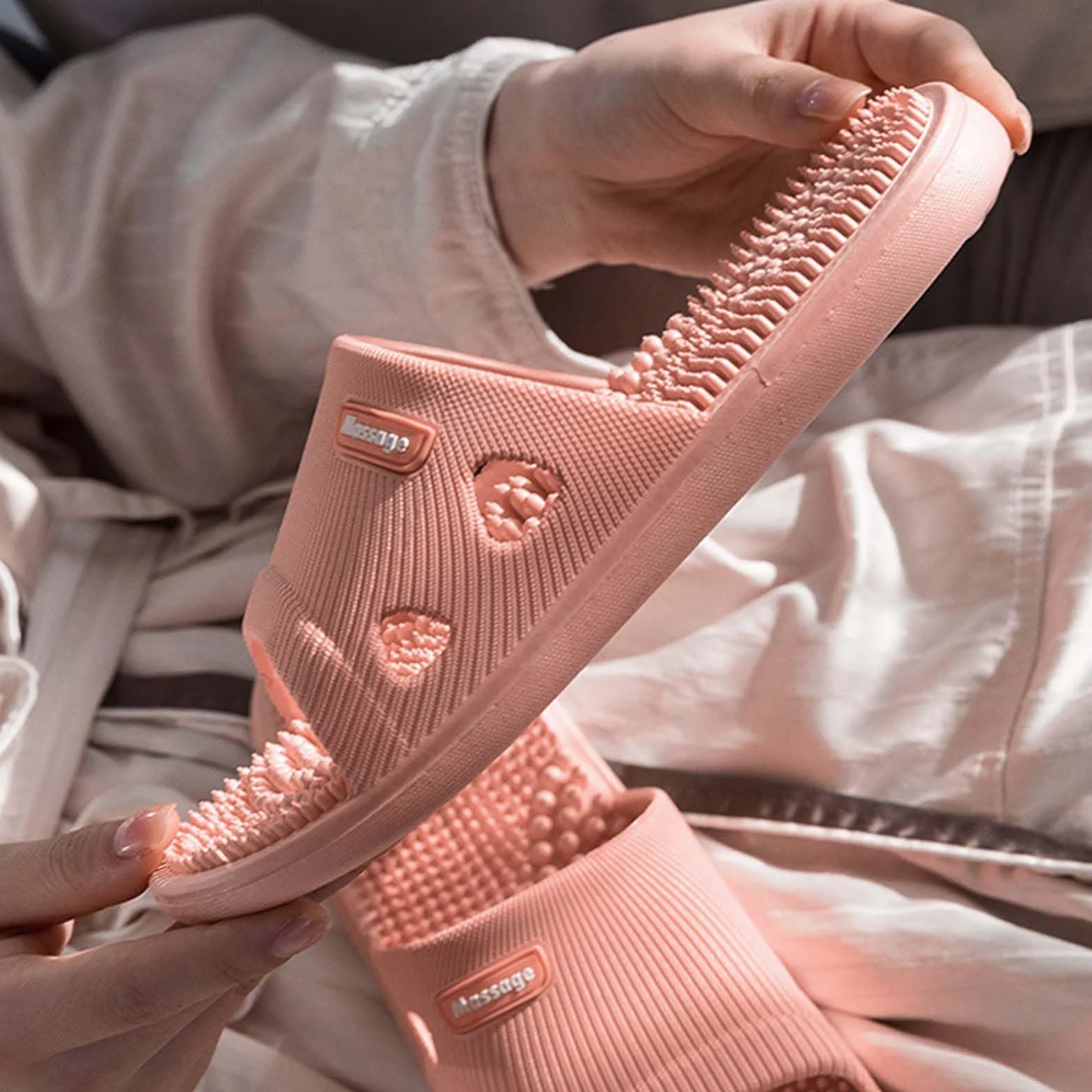 Zimoer Kapcie masujące Buty do masażu stóp Buty z akupresurą Kapcie Sandały dla mężczyzn i kobiet Antypoślizgowe buty Stymulacja refleksyjnych obszarów Ułatwienie fasciitis podeszwowego, szary, 42 EU