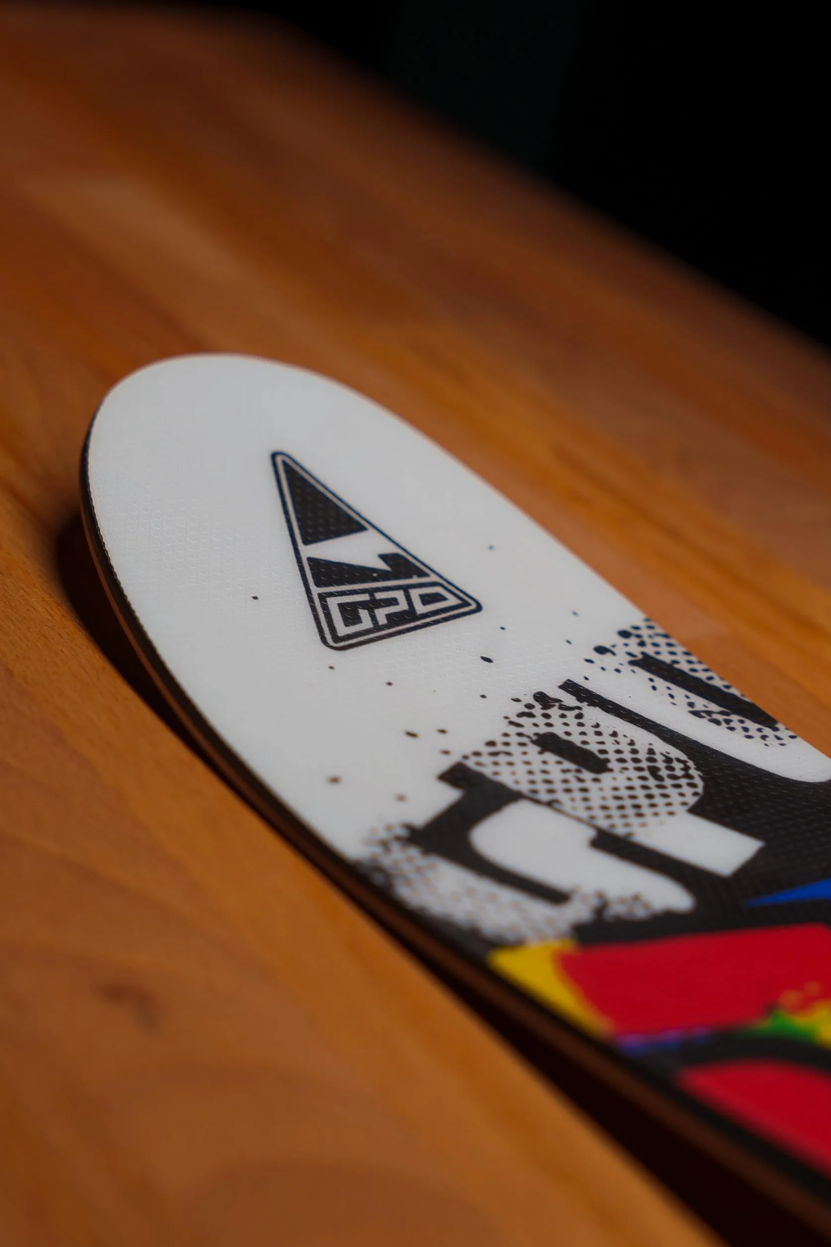 GPO Snowblade Snowkid | Krótkie narty, w zestawie wiązanie zabezpieczające Tyrolia SR-10, długość 99 cm, narty na dużą stopę damskie i męskie