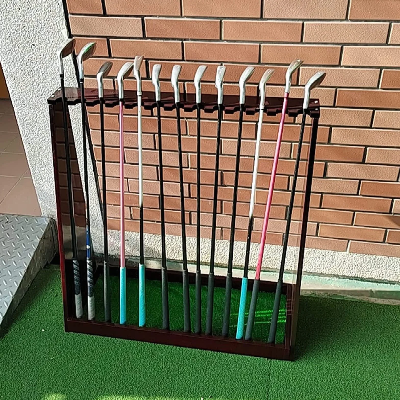 Drewniany stojak na kije golfowe, stojak na kije golfowe, organizer do klubów golfowych, 13 otworów, stojak na kije golfowe, wewnętrzny stojak ekspozycyjny, zewnętrzny kij golfowy, stojak na kije golfowe, uchwyt na kij golfowy