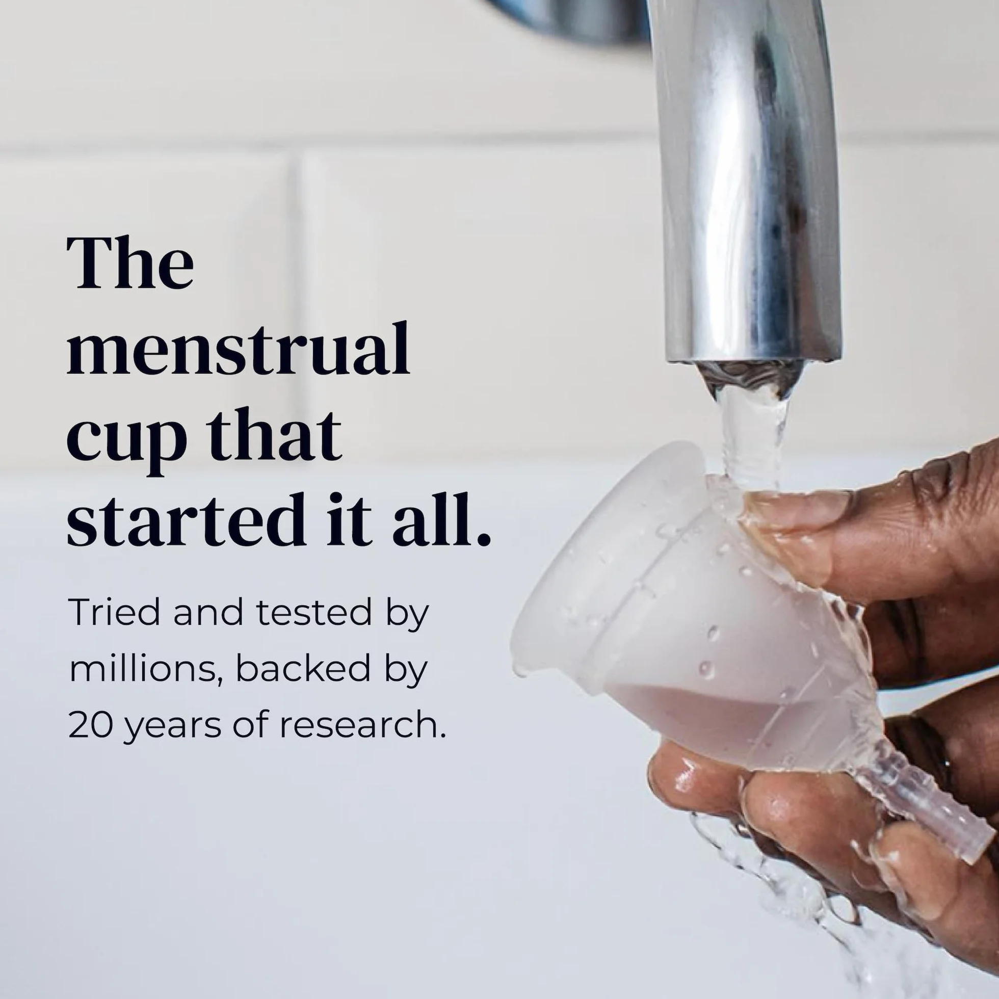 Mooncup Oryginalny silikonowy kubeczek menstruacyjny, wielokrotnego użytku, ultramiękki i łatwy w użyciu, idealny na obfite krwawienia, rozmiar B, wiek 30 lat lub mniej (opakowanie 1 szt.)