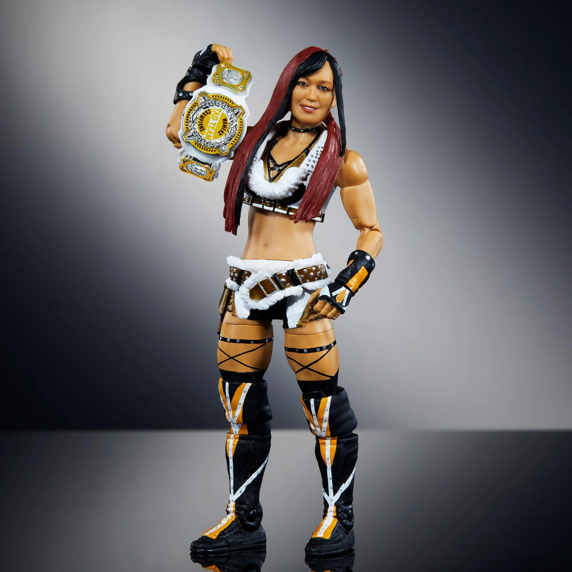 Mattel WWE Elite Iyo Sky figurka akcji 15 cm kolekcjonerska 25 punktów ruchu wymienne dłonie HTX23
