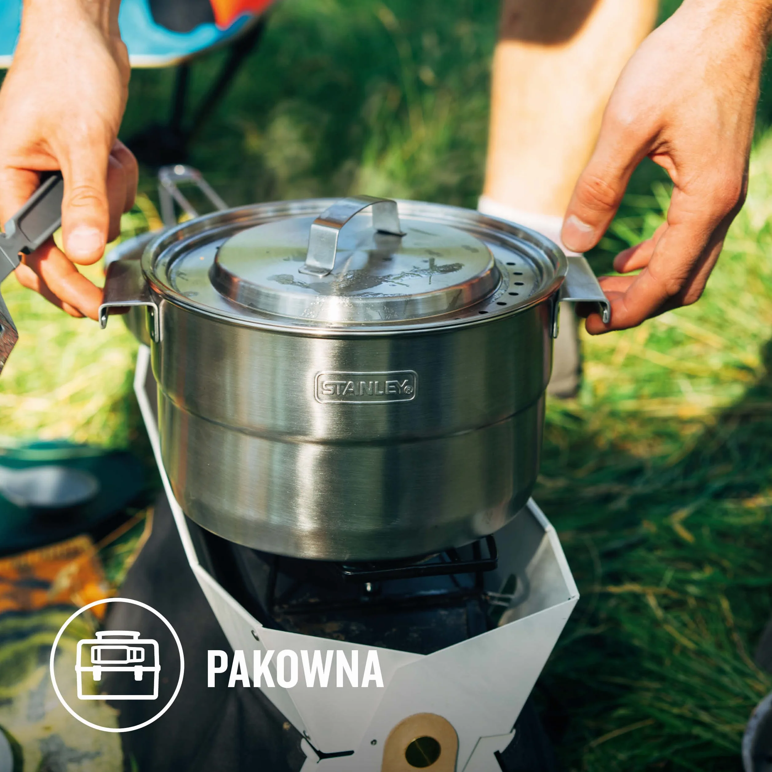 Stanley Adventure Full Kitchen Basecamp kempingowy zestaw do gotowania, 3,5 l, 11-częściowy zestaw do gotowania na świeżym powietrzu, garnek ze stali nierdzewnej z wentylowaną pokrywką, naczynia