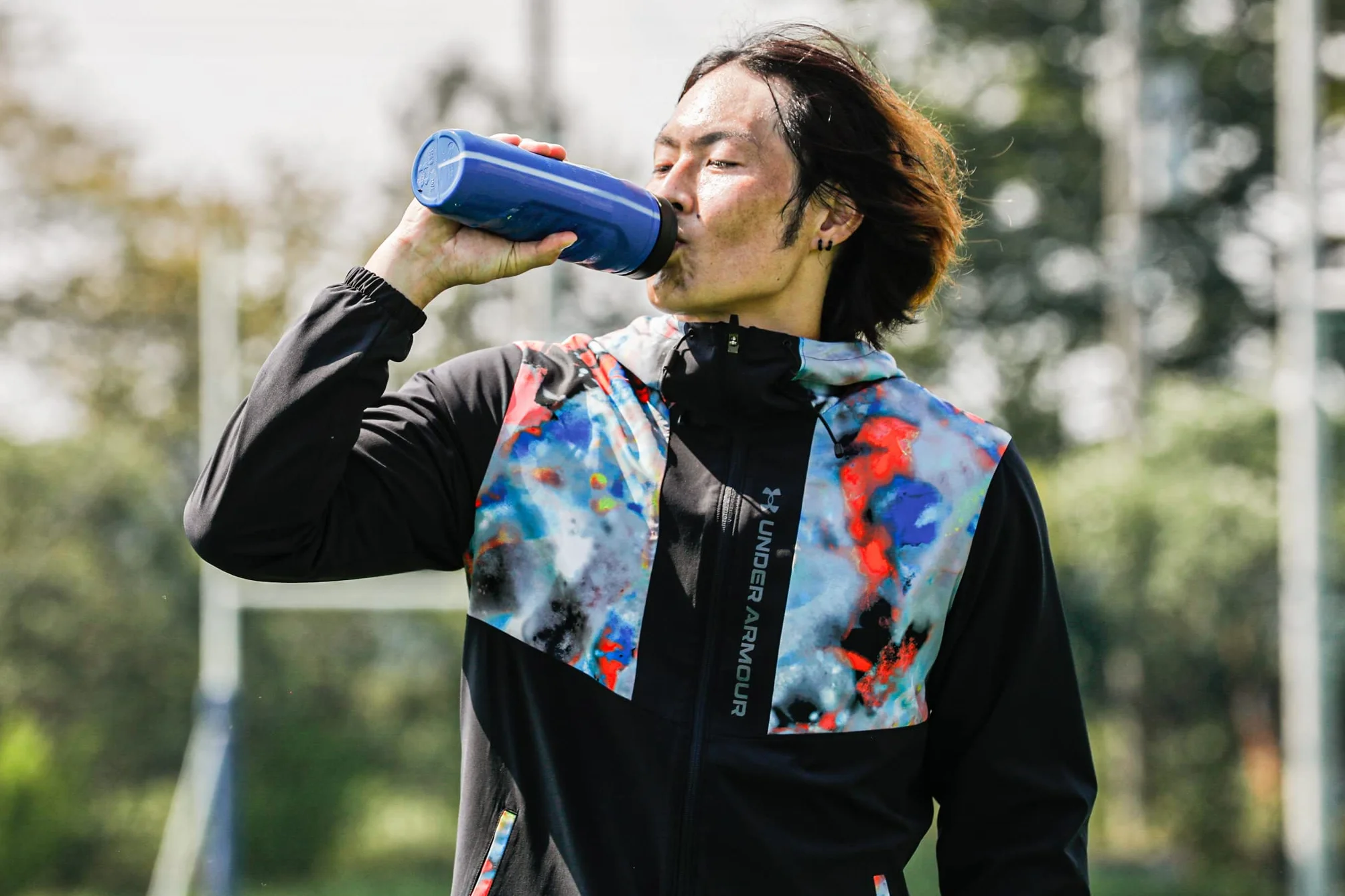 Under Armour Butelki na wodę do ściskania, 907 ml, sportowa butelka na wodę Sideline z pokrywką Quick-Shot, szybkie i łatwe nawodnienie, butelki na wodę na siłownię, butelka do wyciskania, 1 butelka