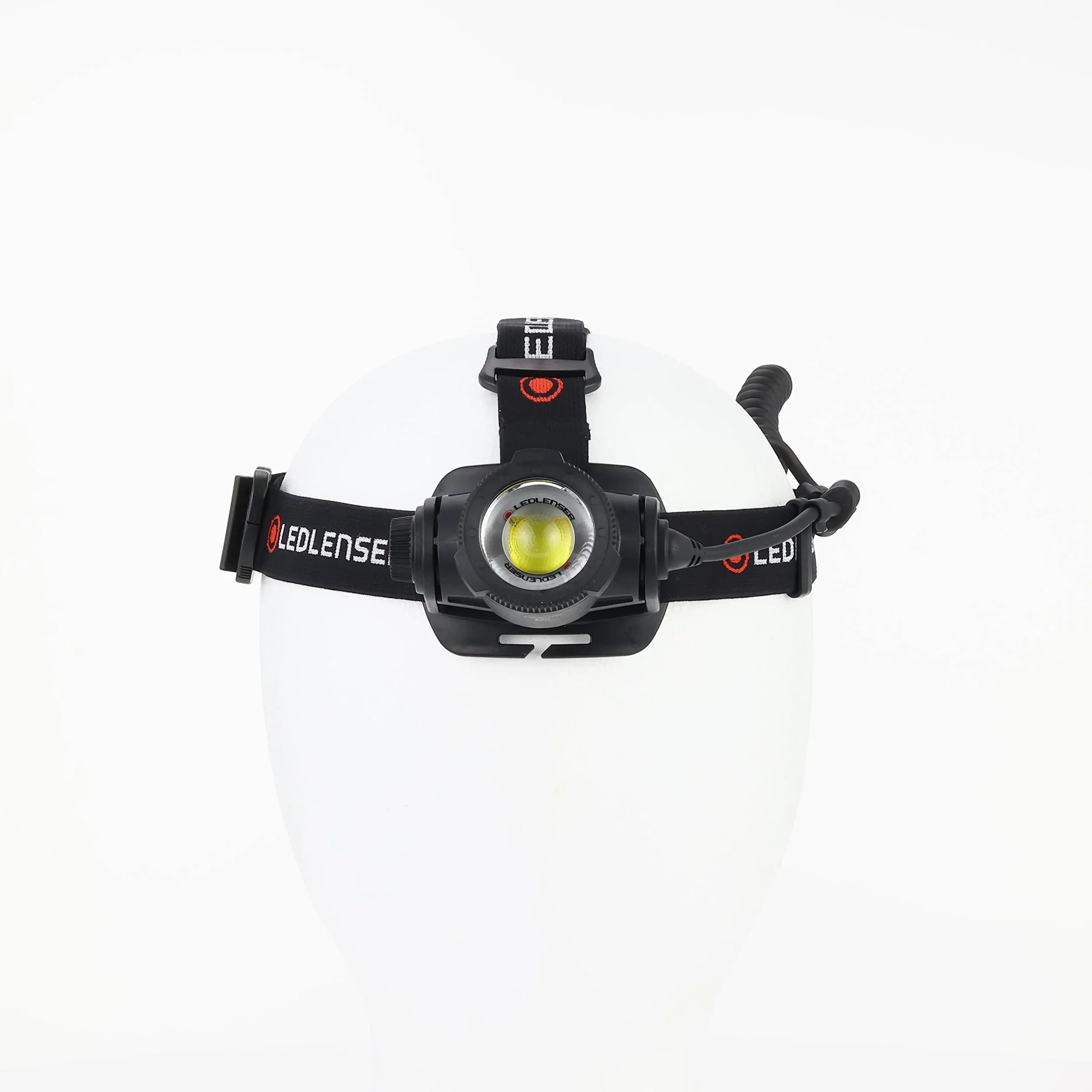 Ledlenser H15R Core latarka LED, 2500 lumenów, ładowana akumulatorem litowym, IP67, z możliwością ogniskowania, bezstopniowe ściemnianie, stałe światło, zasięg światła 250 m