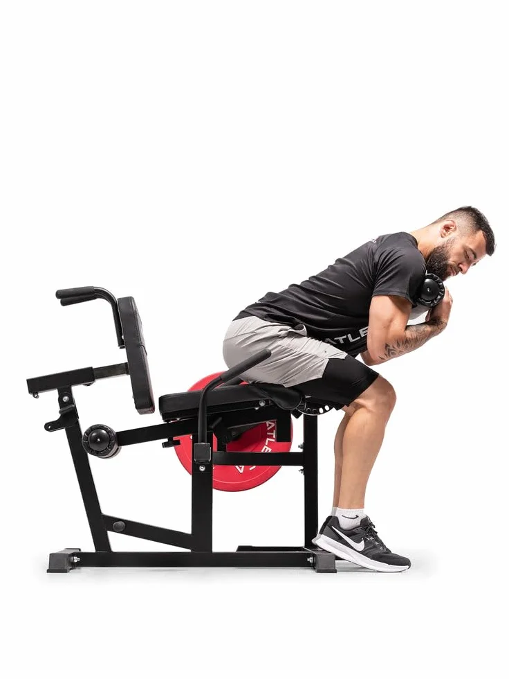Atletica Fullbody Multitrainer Plate Loaded do 350 kg noga Curl