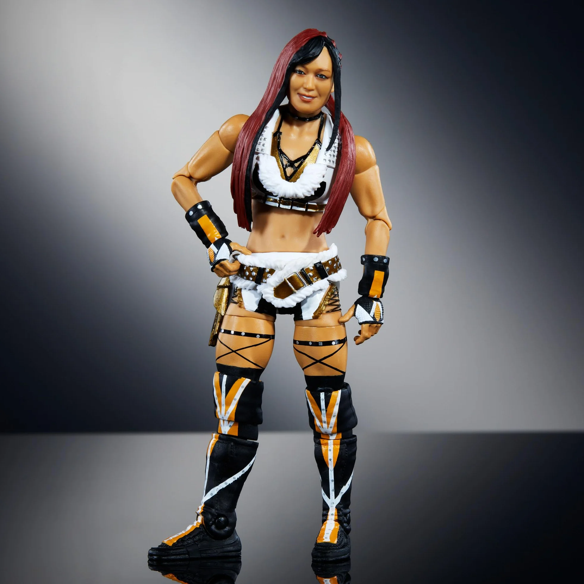 Mattel WWE Elite Iyo Sky figurka akcji 15 cm kolekcjonerska 25 punktów ruchu wymienne dłonie HTX23
