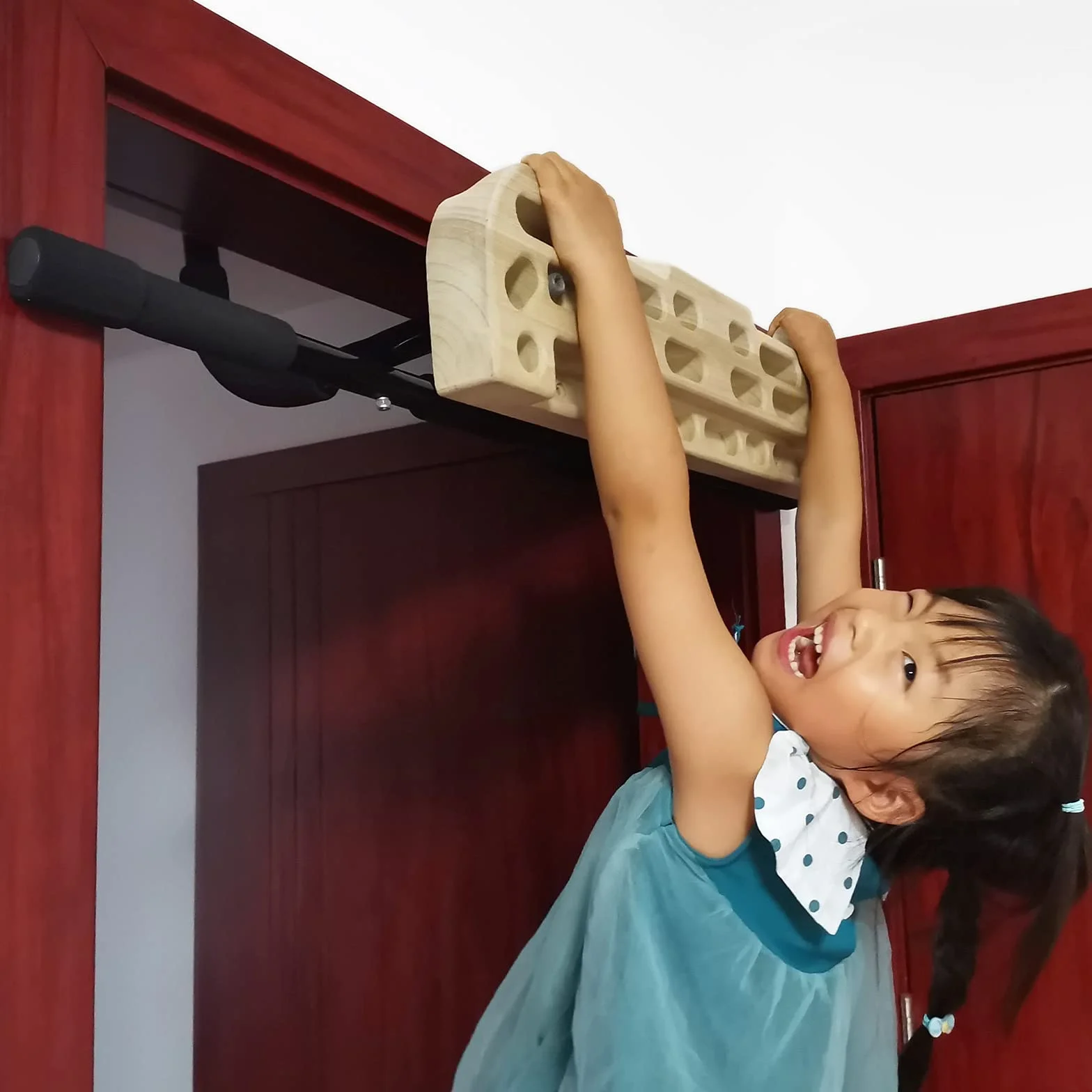 Hangboard do wspinaczki skałkowej z drążkiem do podciągania 10-21 cm
