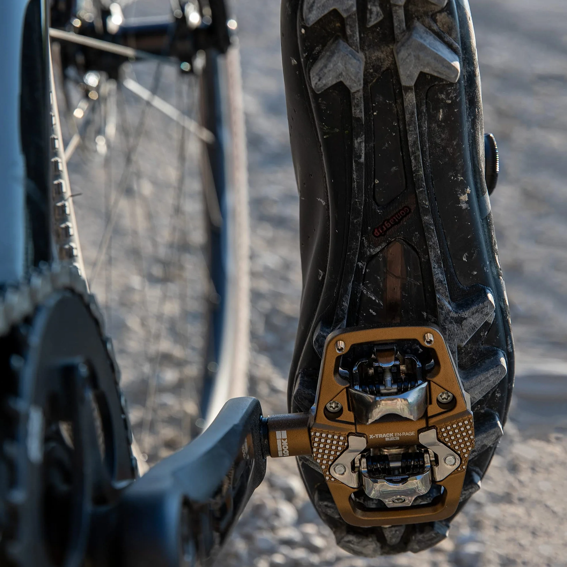 LOOK Cycle – X-Track Cleats – jednokierunkowe wyjście – ultrakompaktowe – lekkie – swoboda kąta 6° – cleats do MTB, żwiru lub jazdy po mieście.