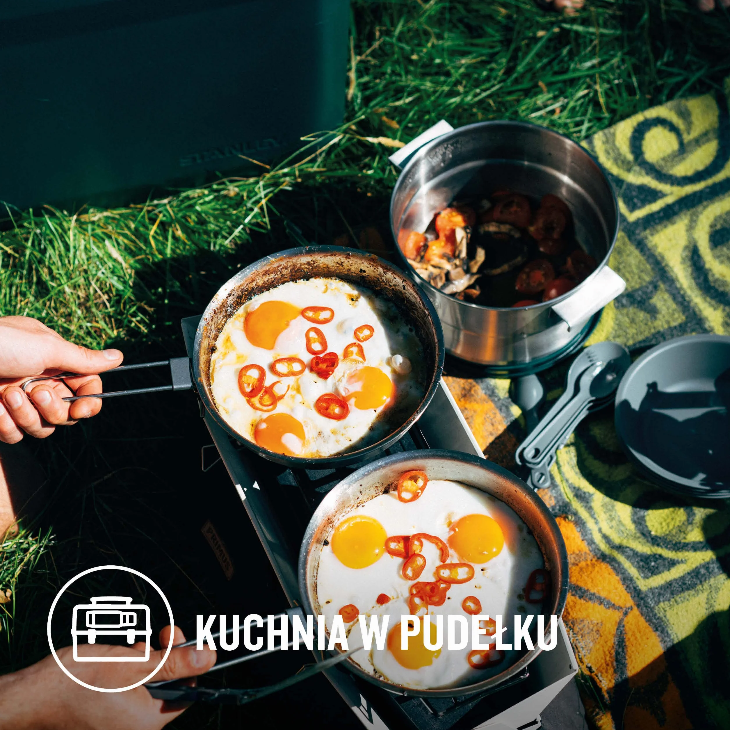 Stanley Adventure Full Kitchen Basecamp kempingowy zestaw do gotowania, 3,5 l, 11-częściowy zestaw do gotowania na świeżym powietrzu, garnek ze stali nierdzewnej z wentylowaną pokrywką, naczynia