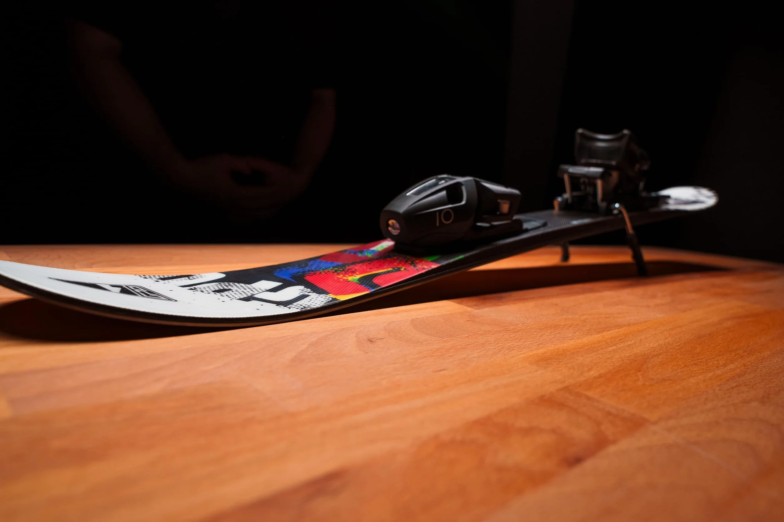 GPO Snowblade Snowkid | Krótkie narty, w zestawie wiązanie zabezpieczające Tyrolia SR-10, długość 99 cm, narty na dużą stopę damskie i męskie