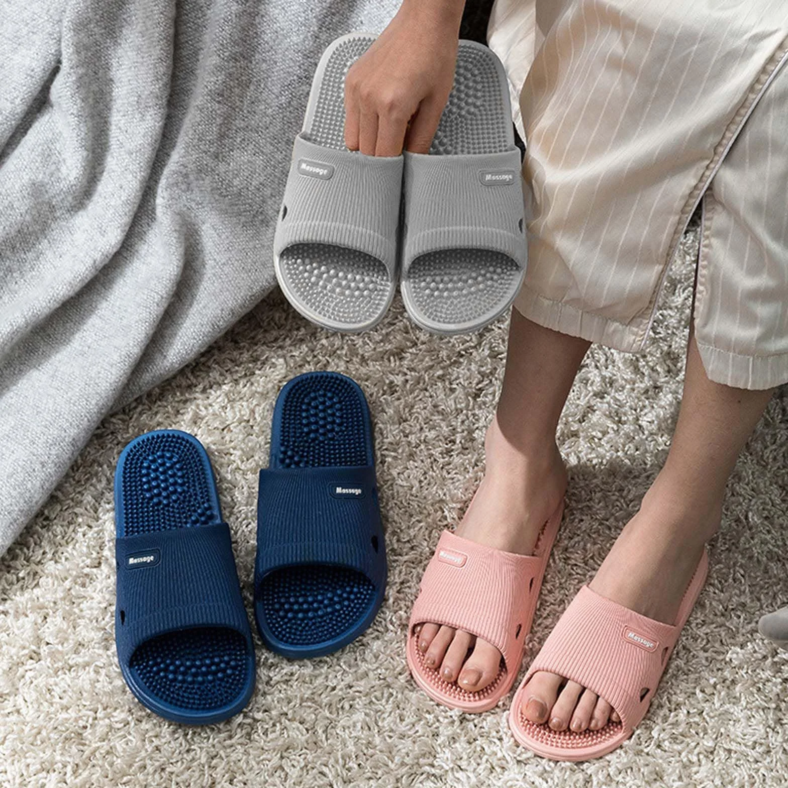 Zimoer Kapcie masujące Buty do masażu stóp Buty z akupresurą Kapcie Sandały dla mężczyzn i kobiet Antypoślizgowe buty Stymulacja refleksyjnych obszarów Ułatwienie fasciitis podeszwowego, szary, 42 EU